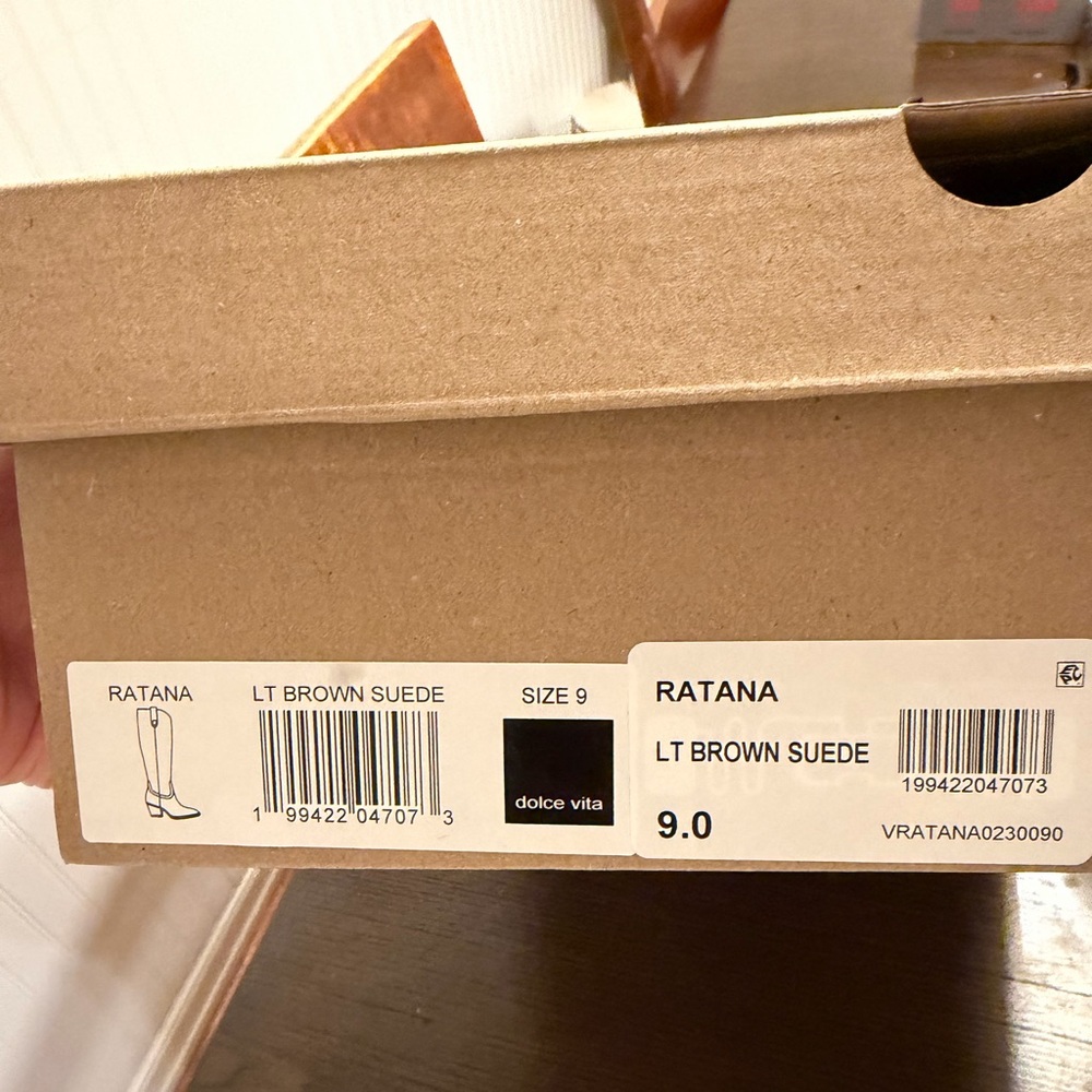 Dolce Vita Ratana Suede Boots - Picture 5 of 8